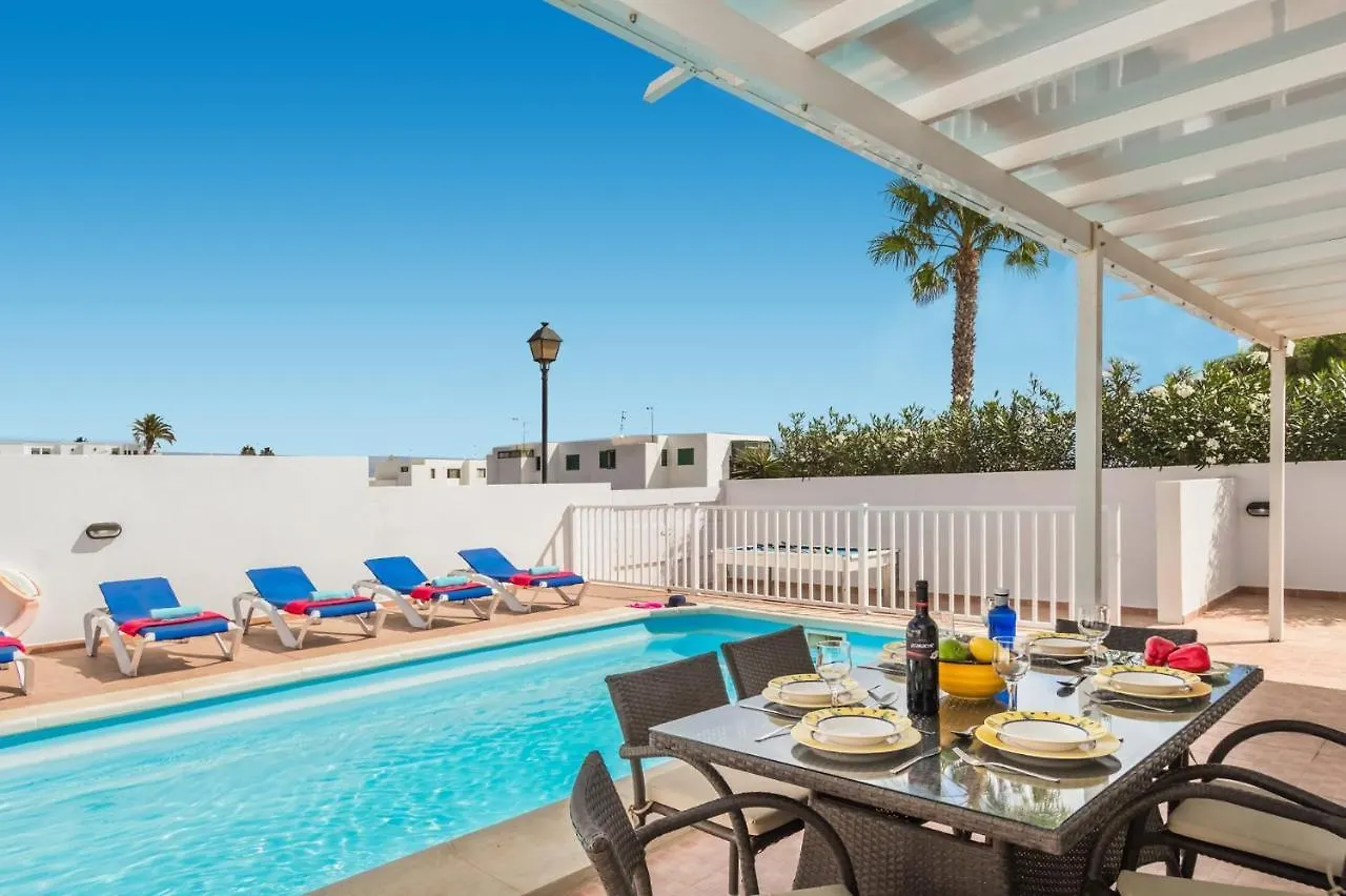 Villa Amapola Mar by Villa Plus Puerto del Carmen  España